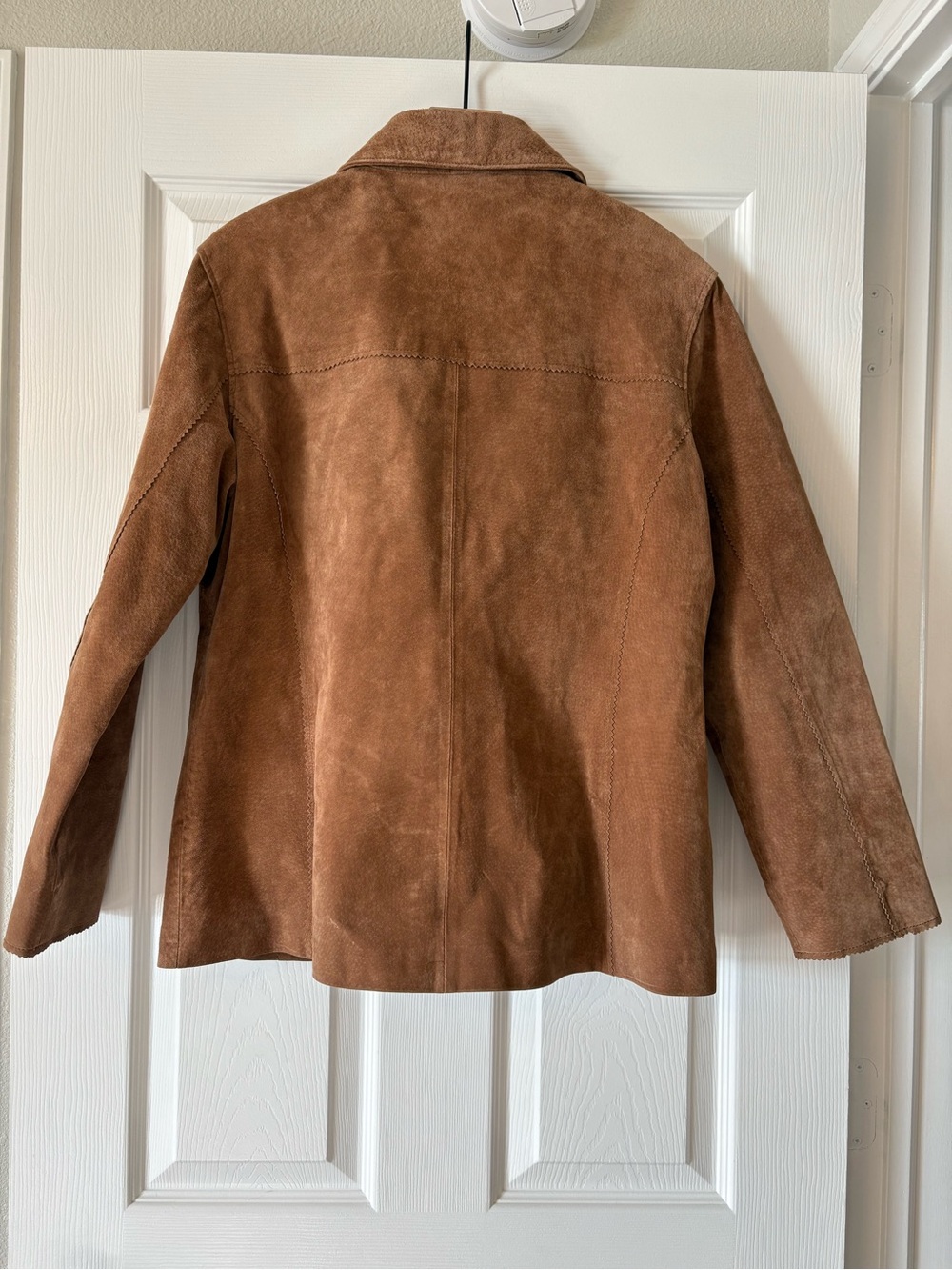 A.M.I. Suede Jacket - Picture 3 of 9